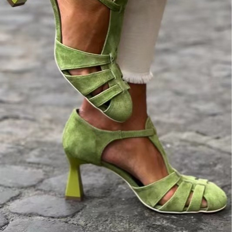 Home Office Makeover - Dames Groene Suède Kitten Heel T-Strap